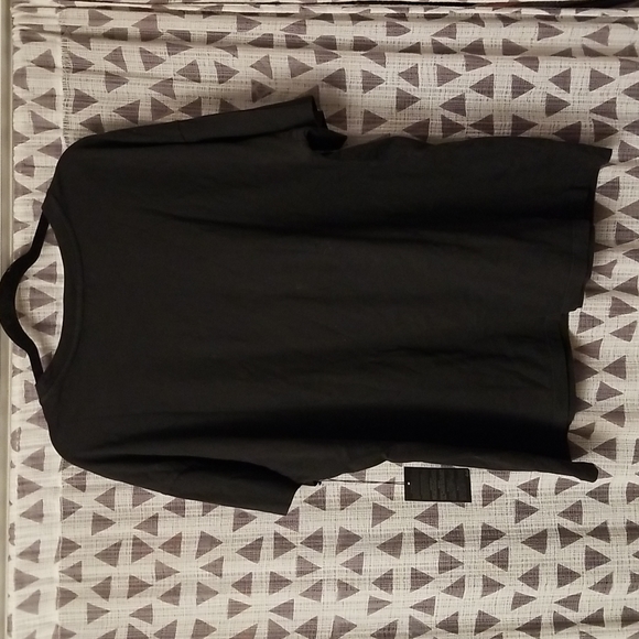 Coi fish tee - Picture 3 of 3